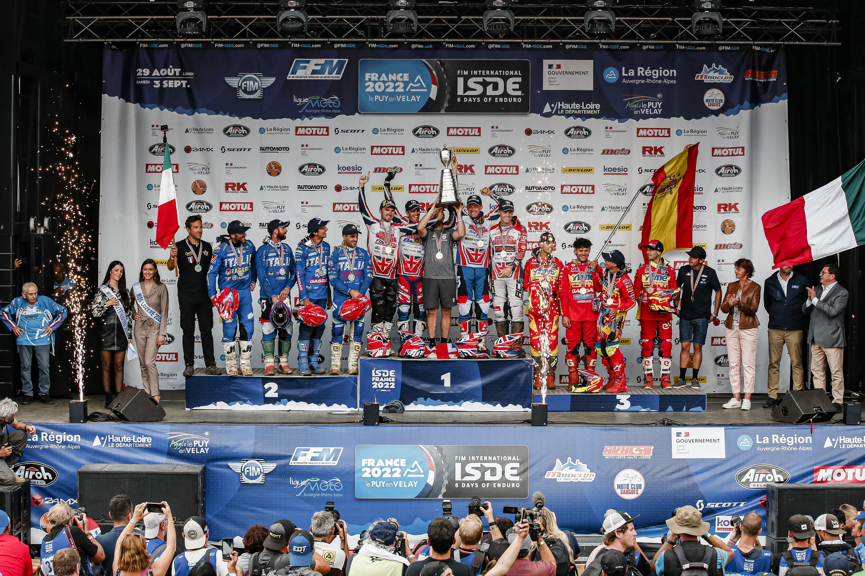 Riders ready for 2023 6DAYS® in Argentina! FIM ISDE 2024